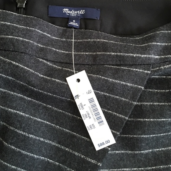 BRAND NEW Madewell pinstripe skirt, size 6. - Picture 2 of 2